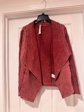 Leo & Nicole Brick Red Open Cardigan